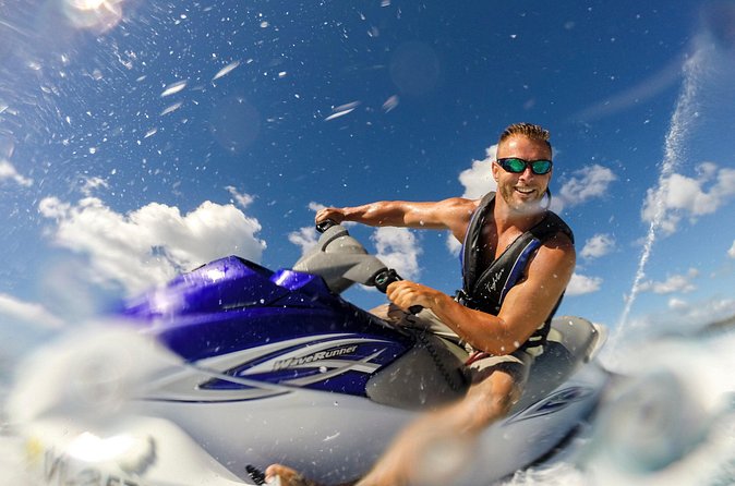1-Hour Guided Jet Ski Tour in St. Thomas from Frenchman's Reef - Rules, age limits, and physical requirements