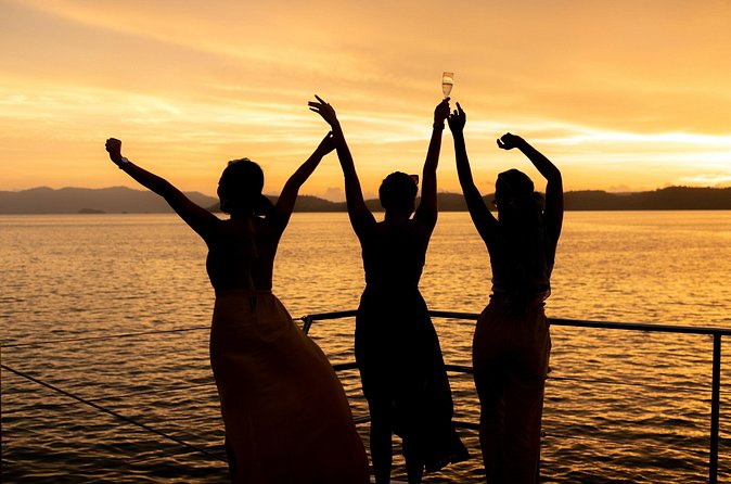 Champagne Sunset Sail from Margaritaville - Seating, Crowds, and the Best Place to Stand