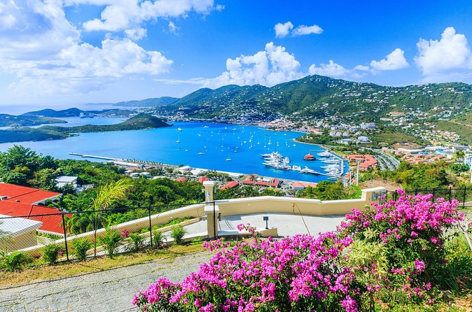 Da Conch Crawl- Walking Tour and Bar Crawl Downtown St. Thomas - Rum Punch at Rum Island Pub