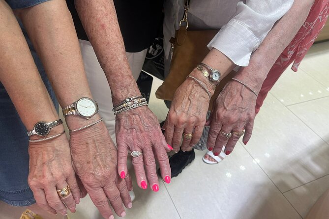 Drinks & Diamonds Shopping Experience in St. Thomas - Who Will Get the Most From This Hour?