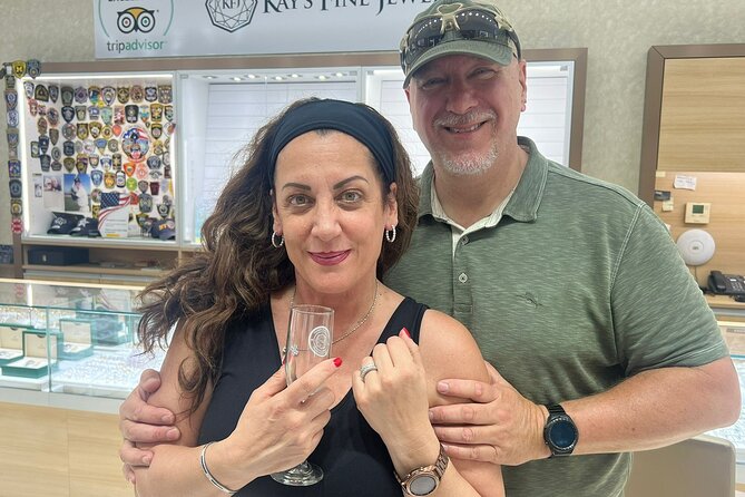 Drinks & Diamonds Shopping Experience in St. Thomas - Learning What You Are Looking At