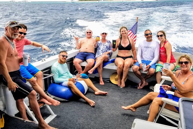 Jost Van Dyke Funday & Willy T (Foxy's, Soggy Dollar, Willy-T) - Sandy Spit: a quick photo stop