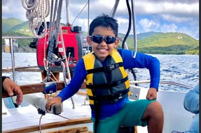 Learn to Sail - Sailing Lessons All Inclusive - Lunch, cocktails, and the practical value of an all-inclusive day