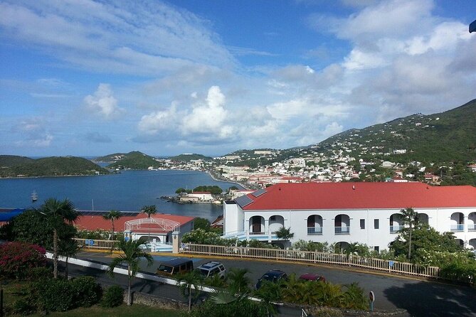 Paradise Taxi & Tours USVI Airport Transport Hampton by Hilton - How the driver service shapes the arrival