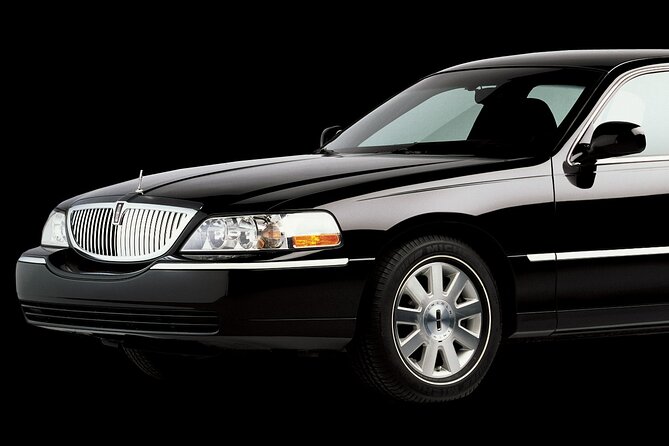Private Round Trip Airport Transfer in St. Thomas Virgin Islands - From airport curb to waiting vehicle