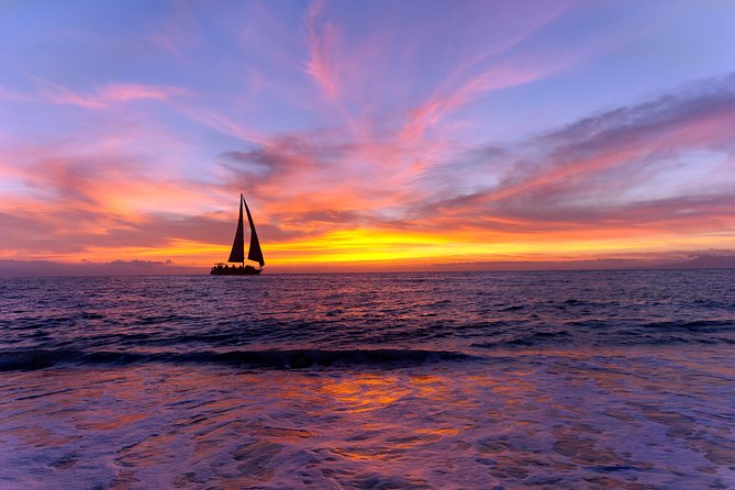 Private Sunset Sail, Open Bar, 12 Guests, Amazing Island Views - Key points to know before booking