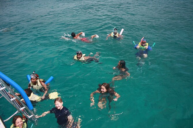 St. James Snorkel & Pizza Pi Lunch - Christmas Cove combines snorkeling and lunch