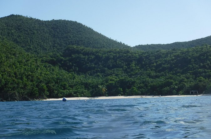 St John & Surrounding Cays - Full-Day Sail/Snorkel, 6 Guests Max - An open bar with a practical limit
