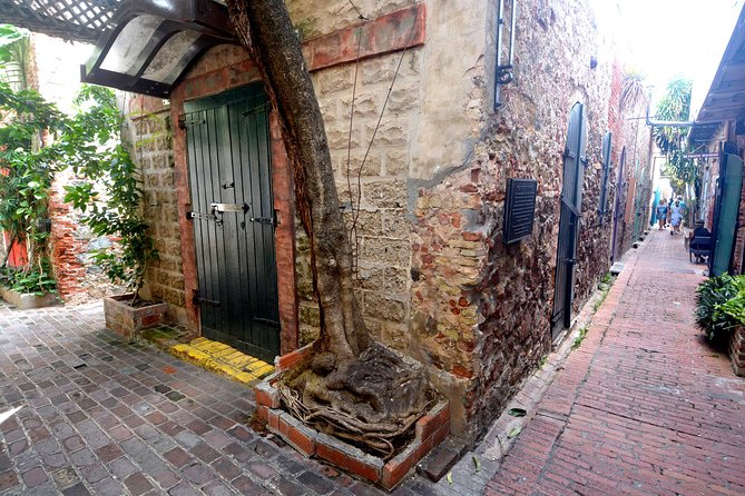 St Thomas Food Tasting and Cultural Walking Tour - The 99 Steps and the reality of the walk